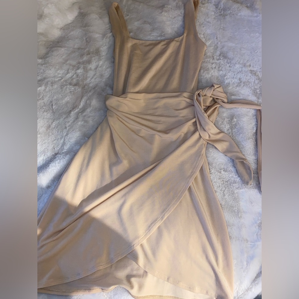 ARITZIA WILFRED BODYCON DRESS